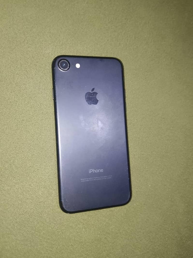 Apple iPhone 7 0