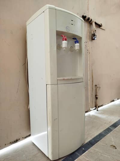 Pel Water Dispenser