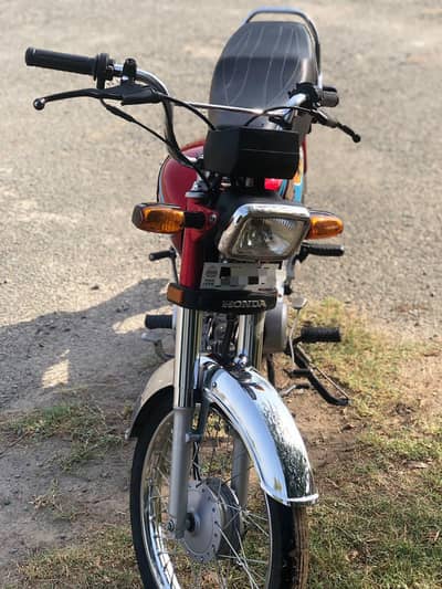 red honda cd-70