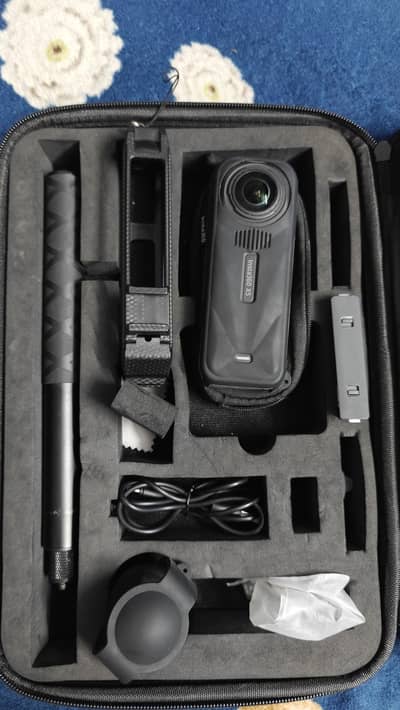 Insta 360 X5 Bundle with Accessories