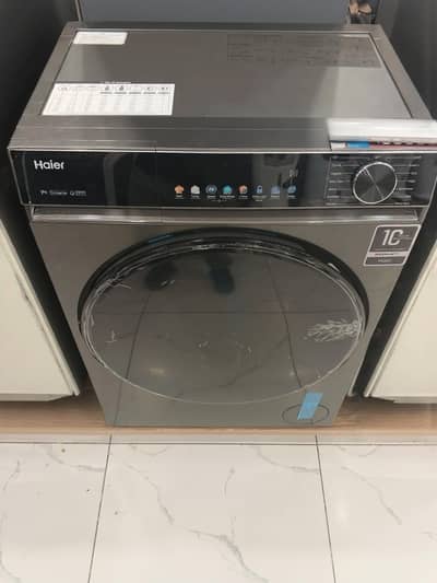 fully automatic front load washing machine .
