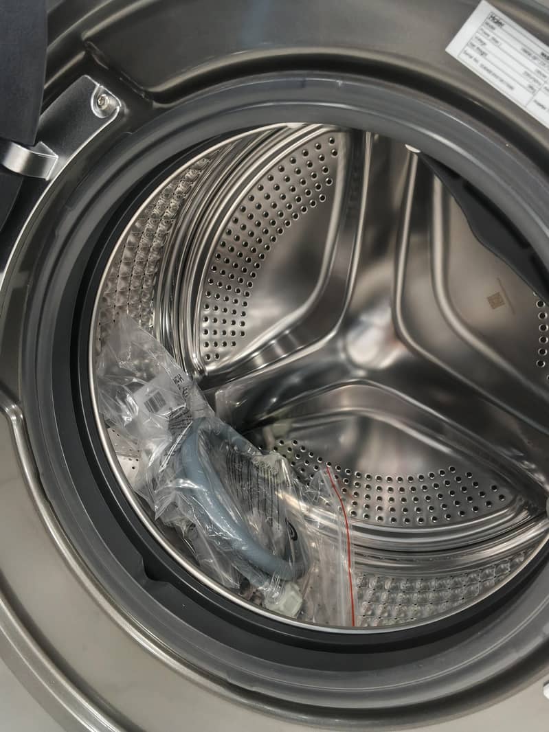 fully automatic front load washing machine . 1