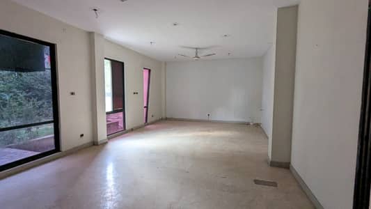 FOR SALE 2 Kanal Triple Storey 8-Beds Duplex House CDA Transfer F_7/4