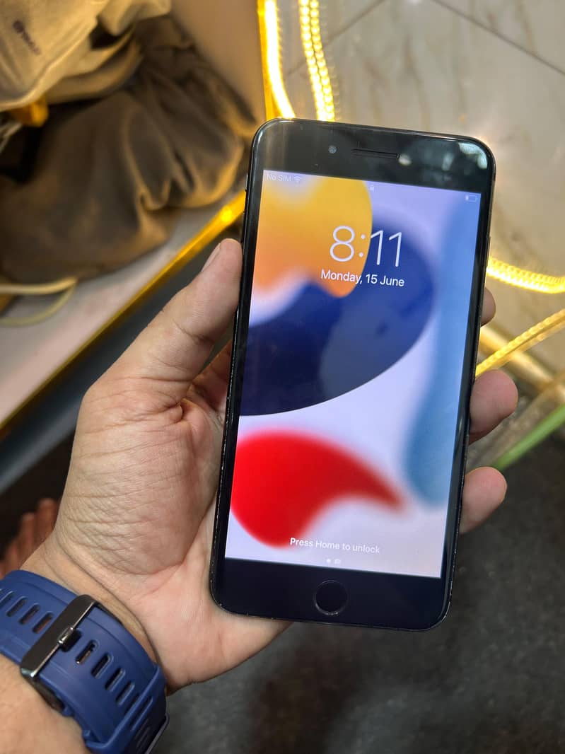 Apple iPhone 7 Plus 1