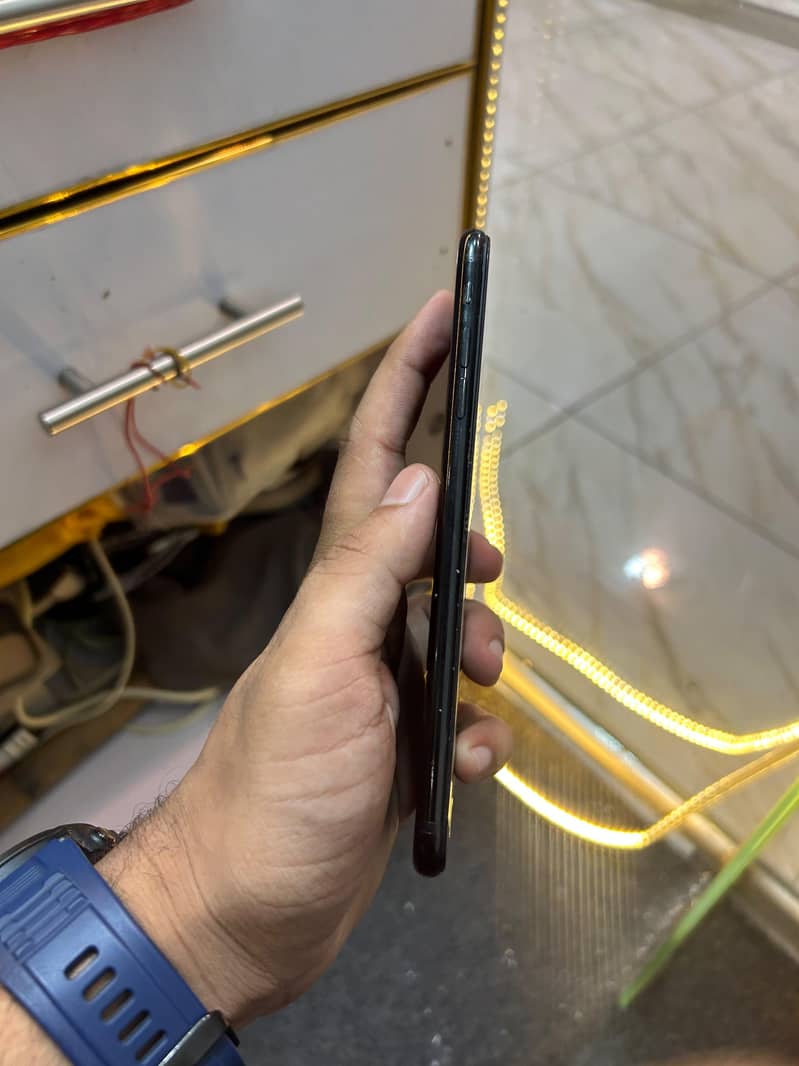 Apple iPhone 7 Plus 2