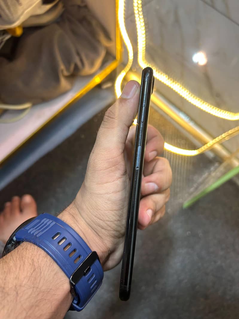 Apple iPhone 7 Plus 3