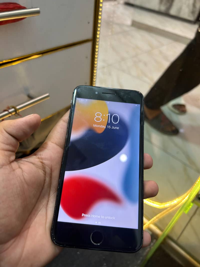 Apple iPhone 7 Plus 4