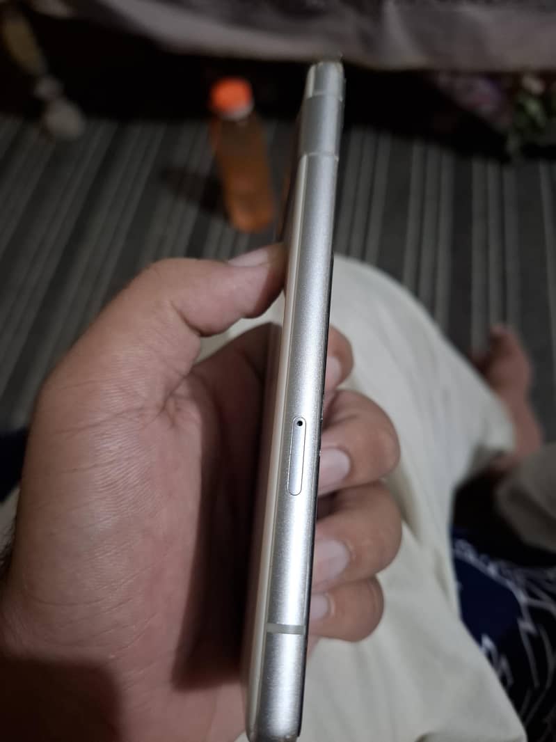Google Pixel 7a 2