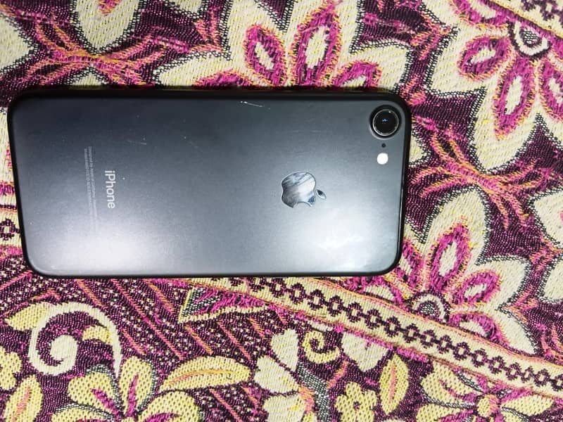 Apple iPhone 7 1