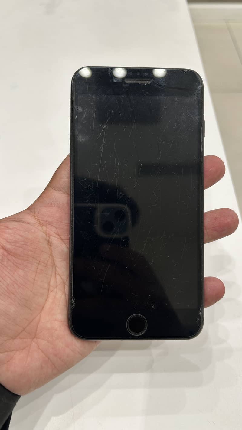 Apple iPhone 8 Plus 5