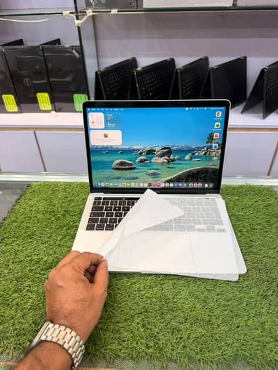 MacBook Pro 13-inch 2020 (4 Thunderbolt Ports) - 32GB RAM / 512GB SSD