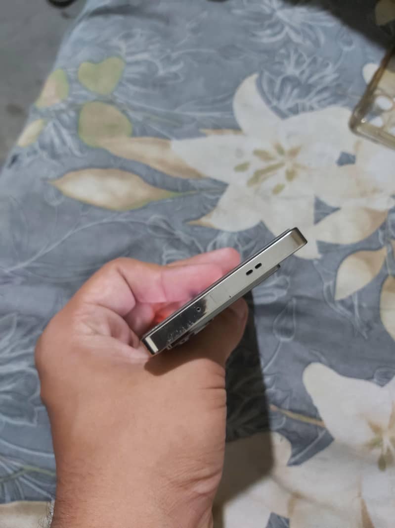 Infinix Note 40 5