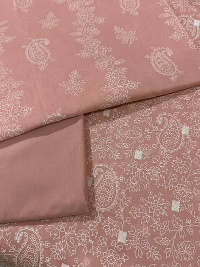 Embroidered bareeze (original article)