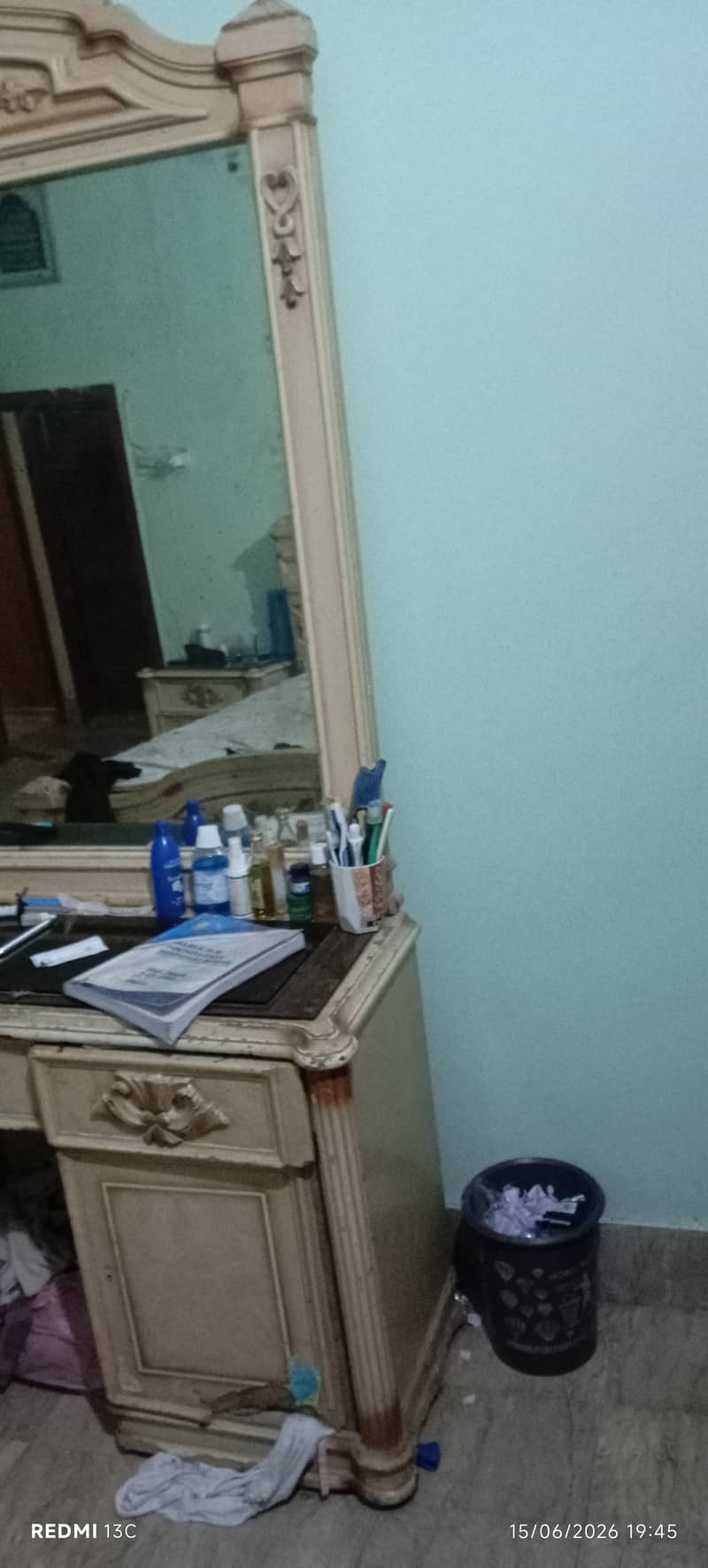 Dressing table 1