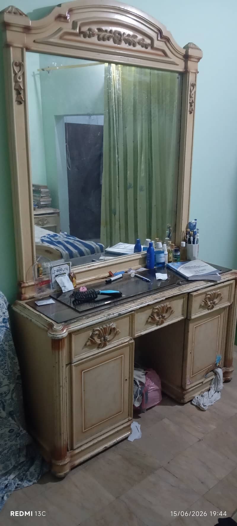 Dressing table 4