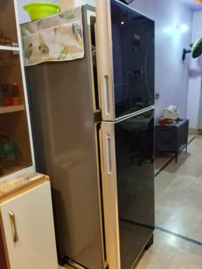 Haier Refrigerator (MODEL No : HRF-382RS