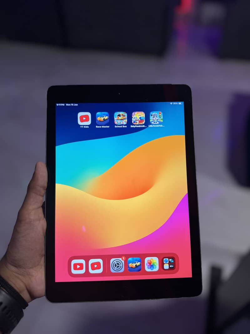 iPad 6th Generation 1