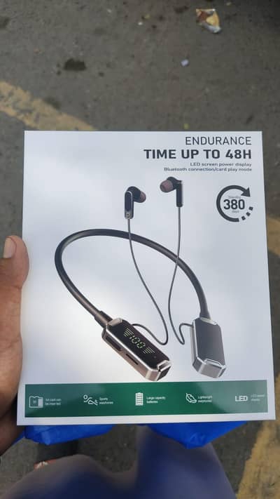 Kl50 Neckband in brand new condition