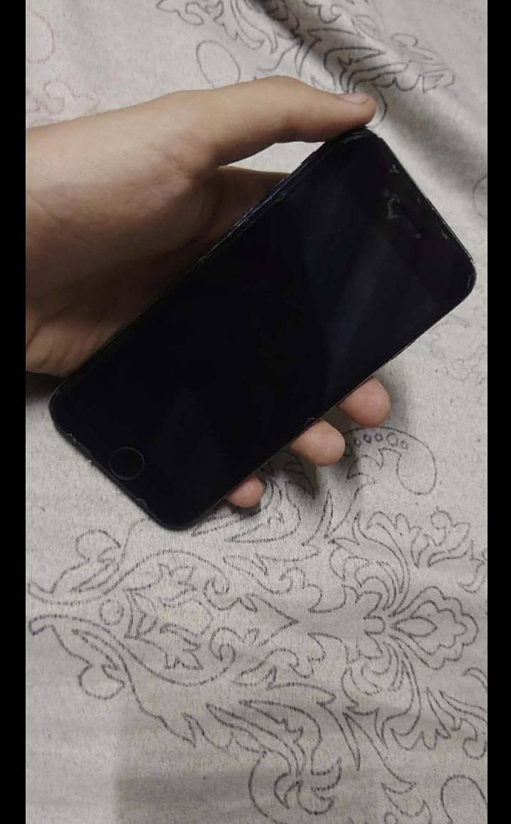 Apple iPhone 7 2