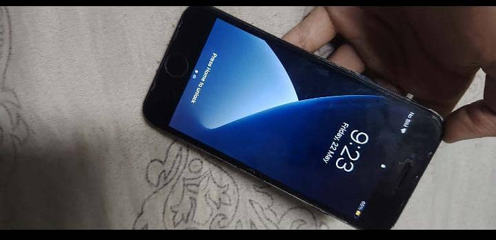 Apple iPhone 7 7