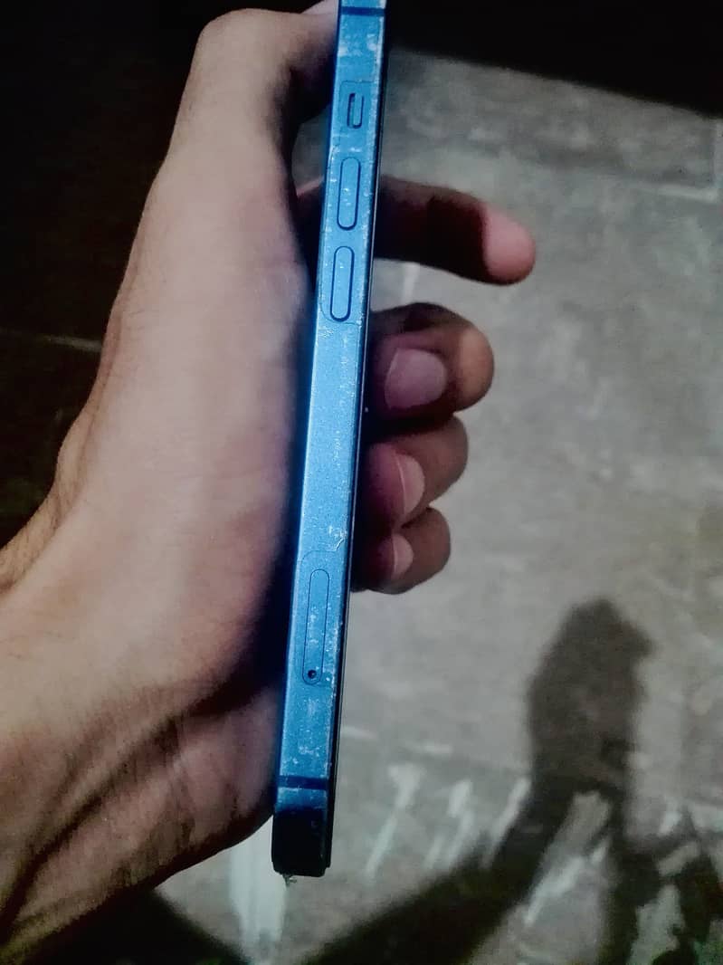 iPhone 13 3