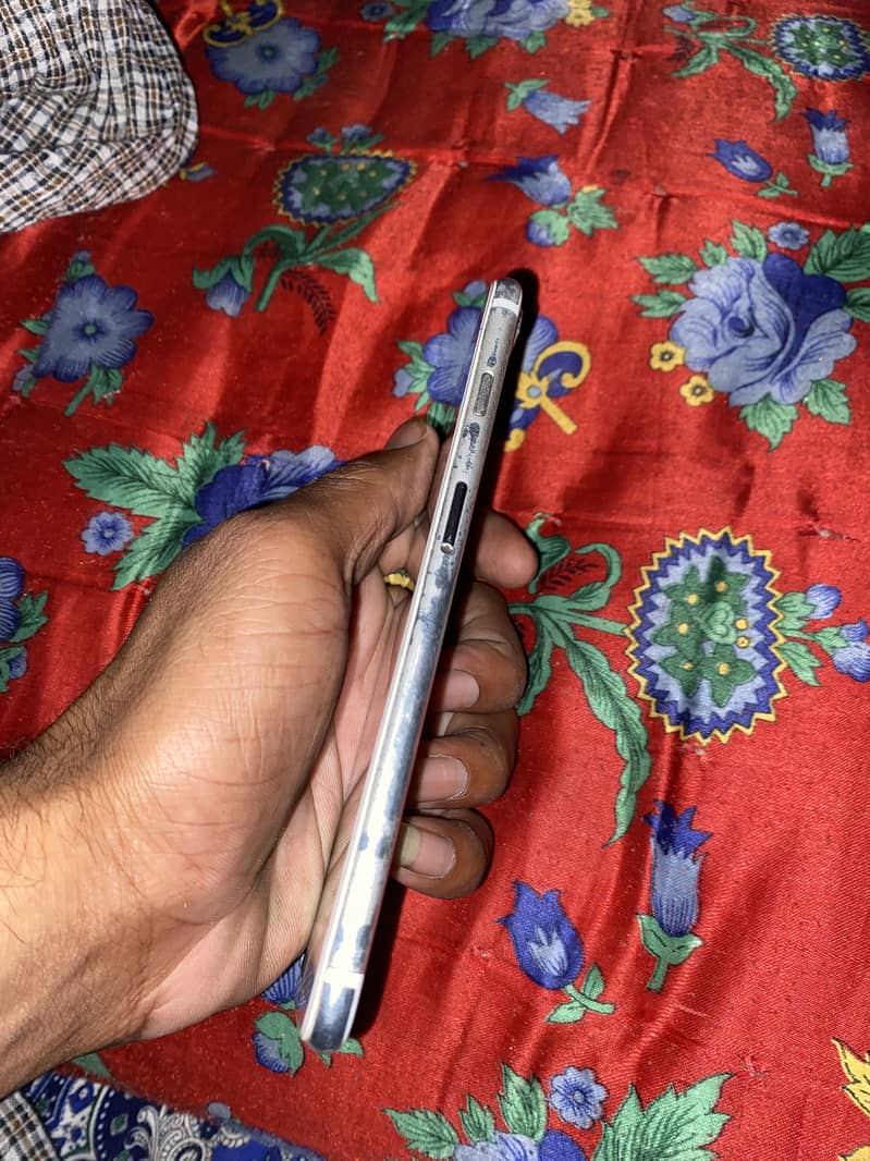 Apple iPhone 7 Plus 2