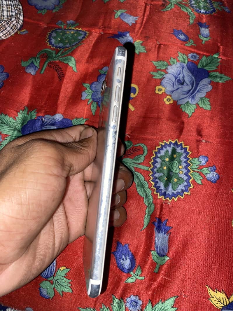 Apple iPhone 7 Plus 3