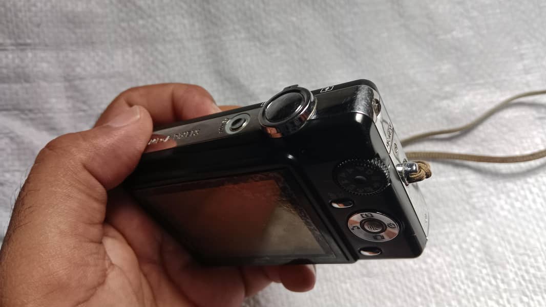 Digital Camera  Yashic 4