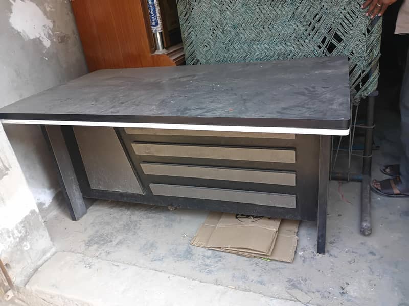table available condition perfect 0
