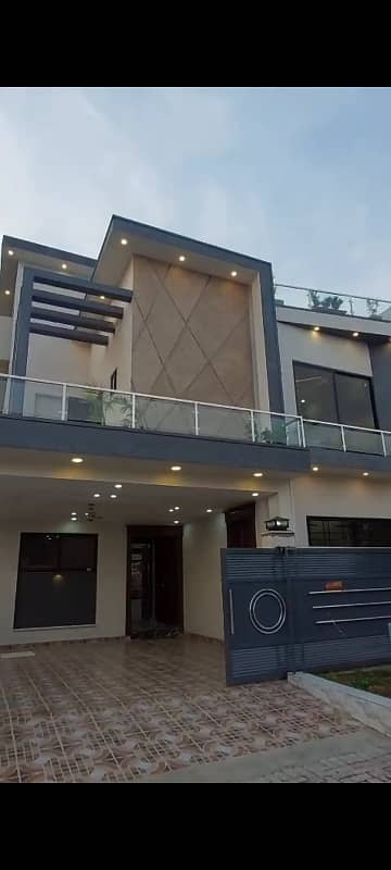BRAND NEW DOUBLE STORY HOUSE