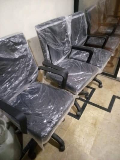 Office staff chairs | Almost new | Reclining | 5 chairs Available