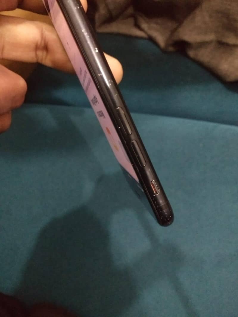Apple iPhone 7 3