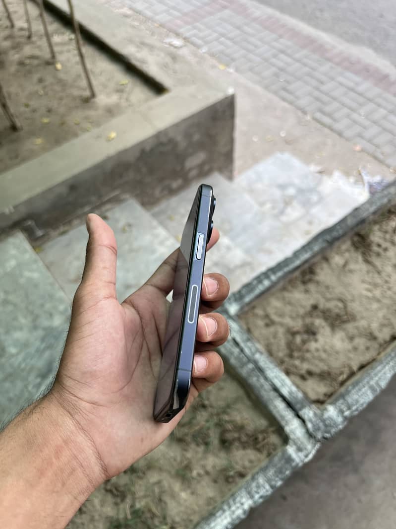 Iphone 15 Pro 4