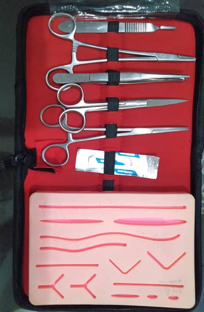 Surgical suture practice kit with silicone pad-complete set