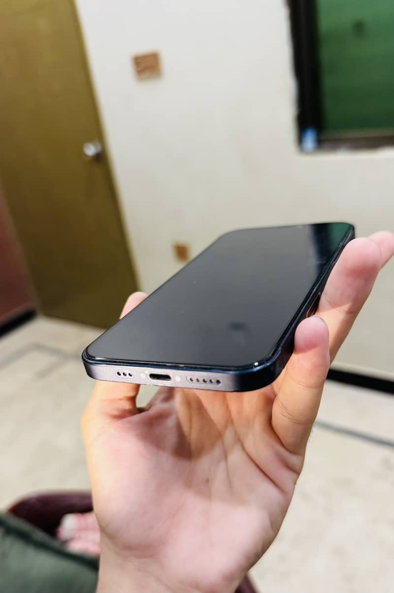 Apple iPhone 12 sim working 4