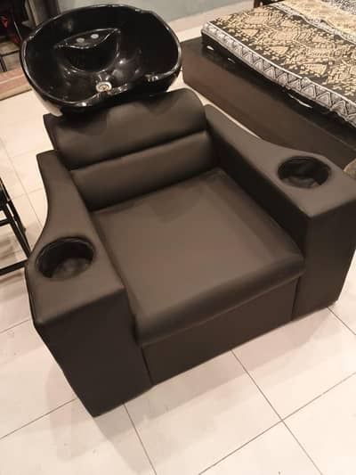beauty parlour item For Sale