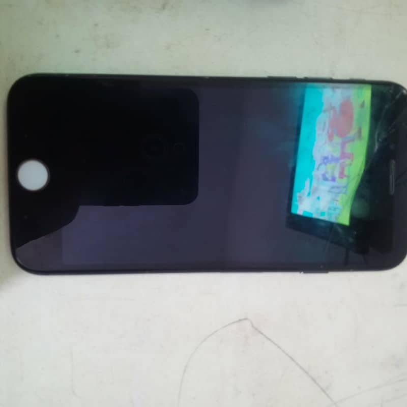Apple iPhone 7 1