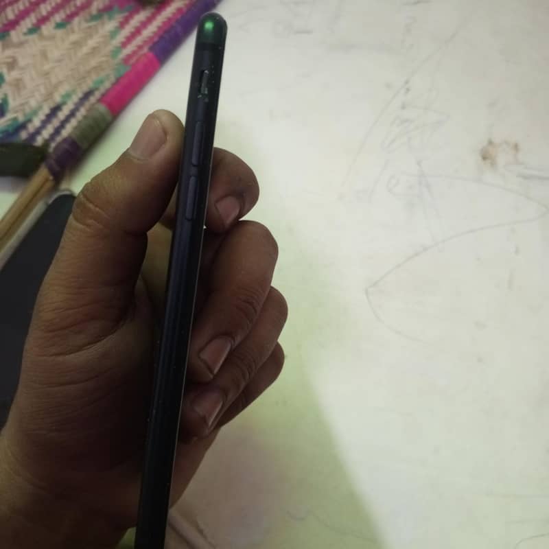 Apple iPhone 7 3
