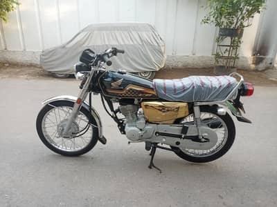 Honda CG125 Special Edition Gold