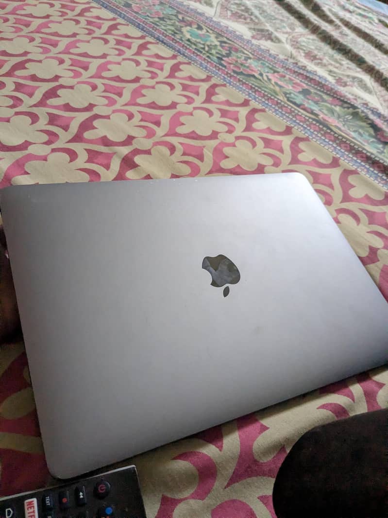 MacBook pro 2017 0