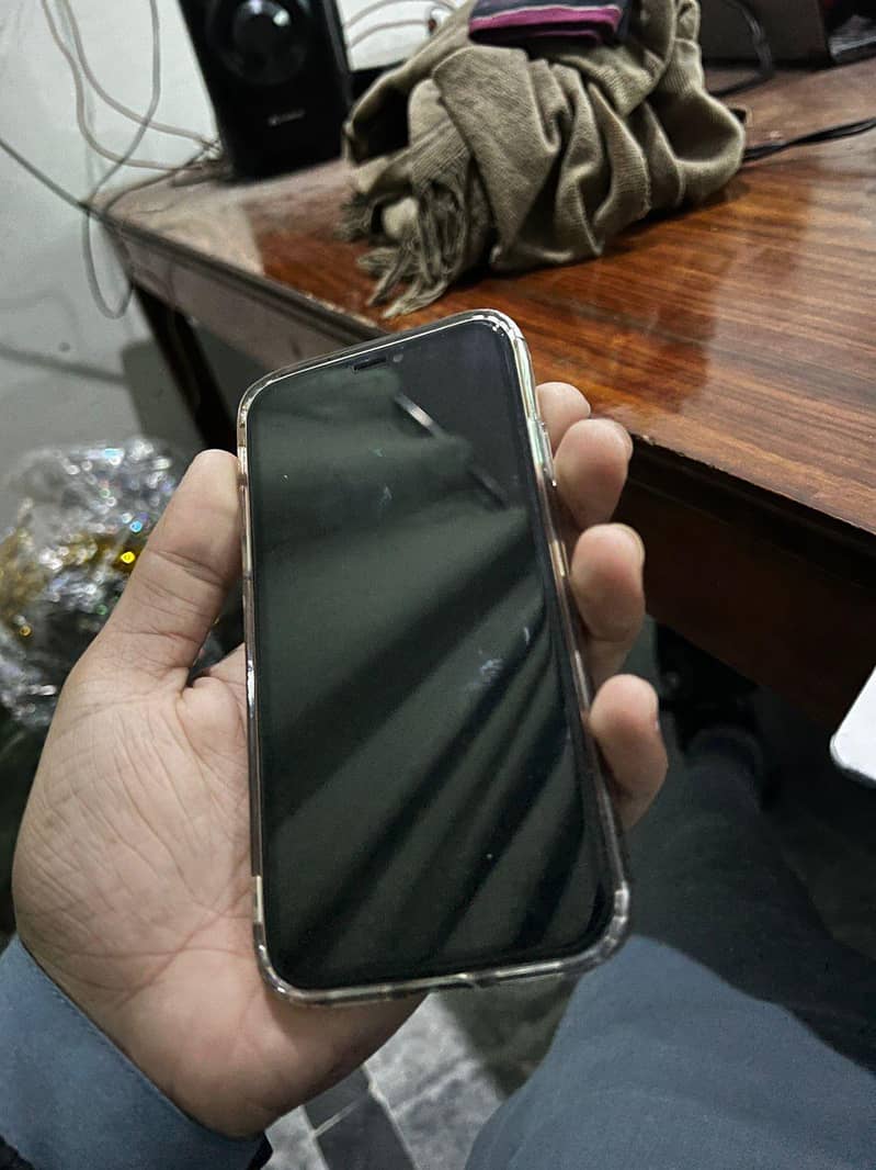 Apple iPhone 11 3