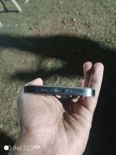Apple iPhone 16e