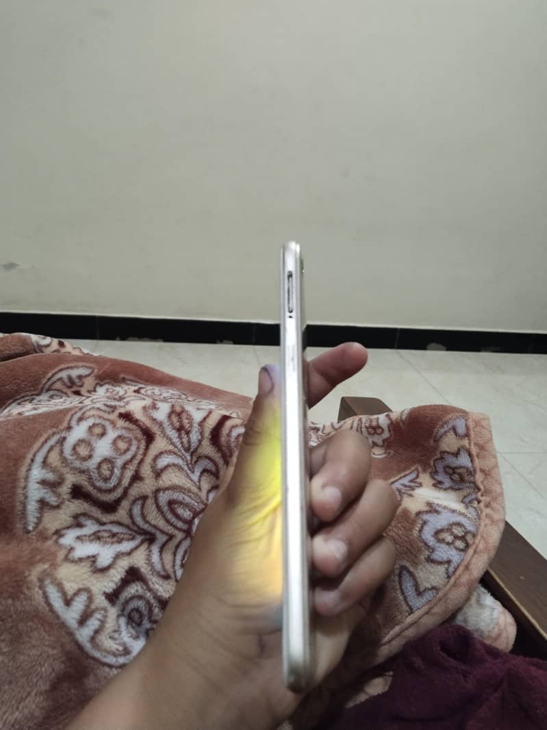 OPPO A57 1