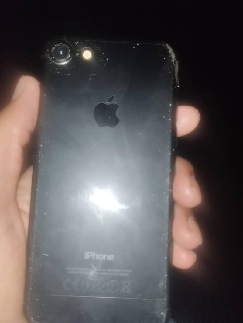 Apple iPhone 7 0