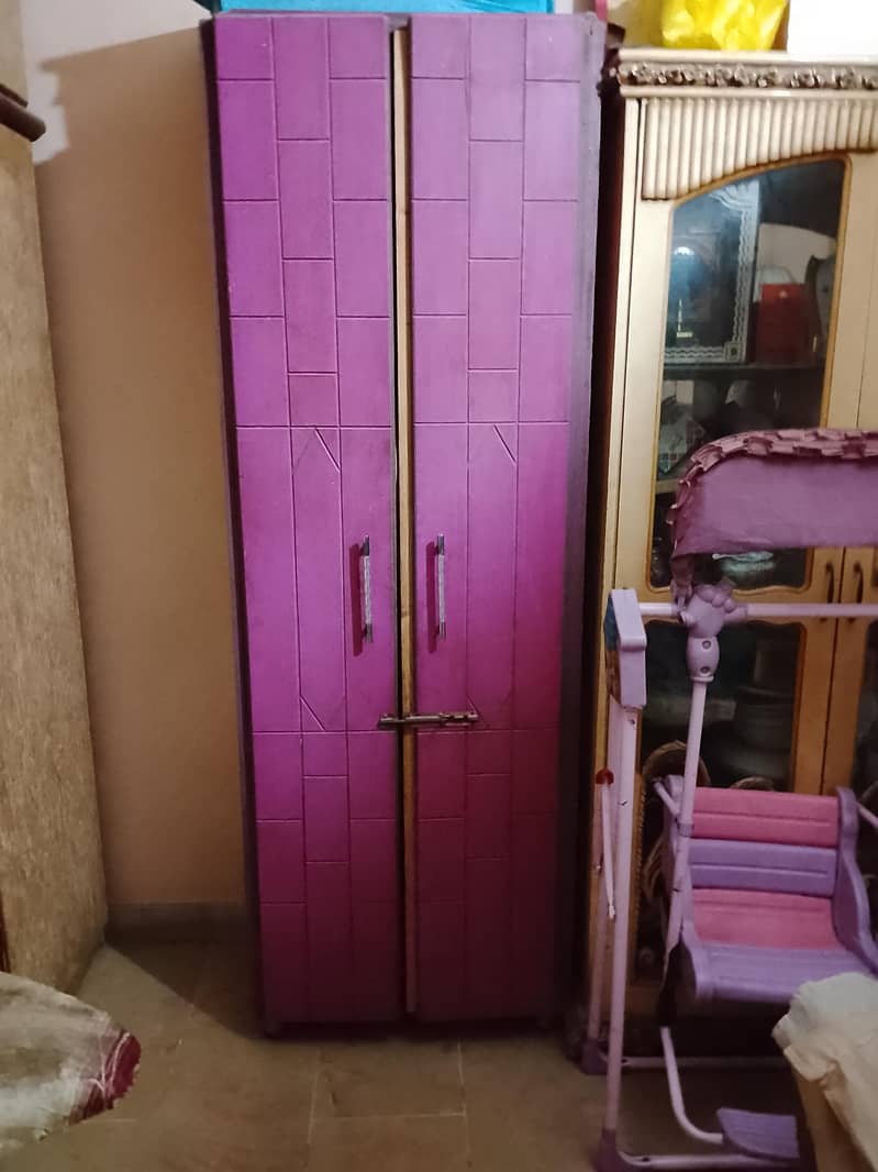 4 portion wardrobe 0