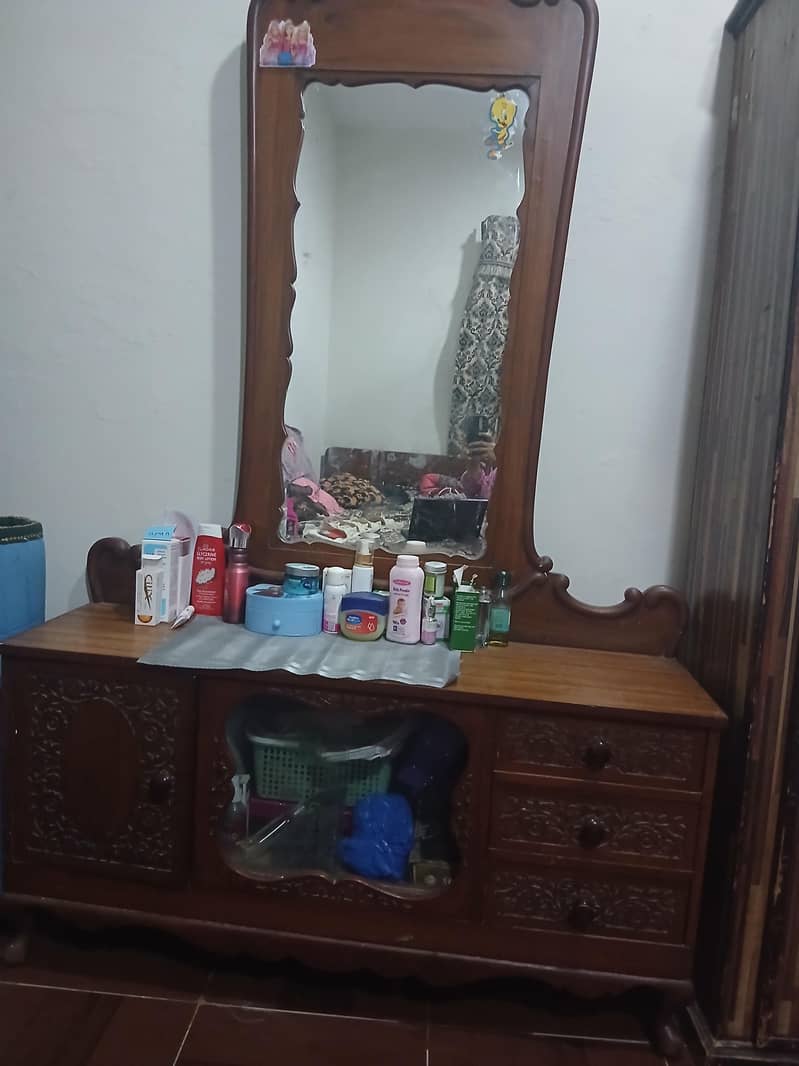 dressing table 1