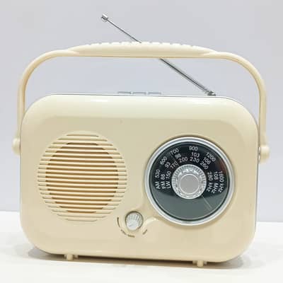 Vintage Sainsbury’s Cream-Coloured Portable 3-Band Radio (FM, AM, LW)
