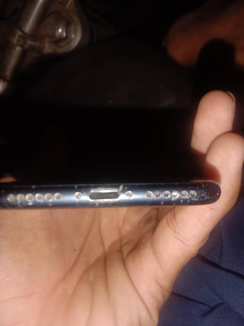 Apple iPhone 7 2