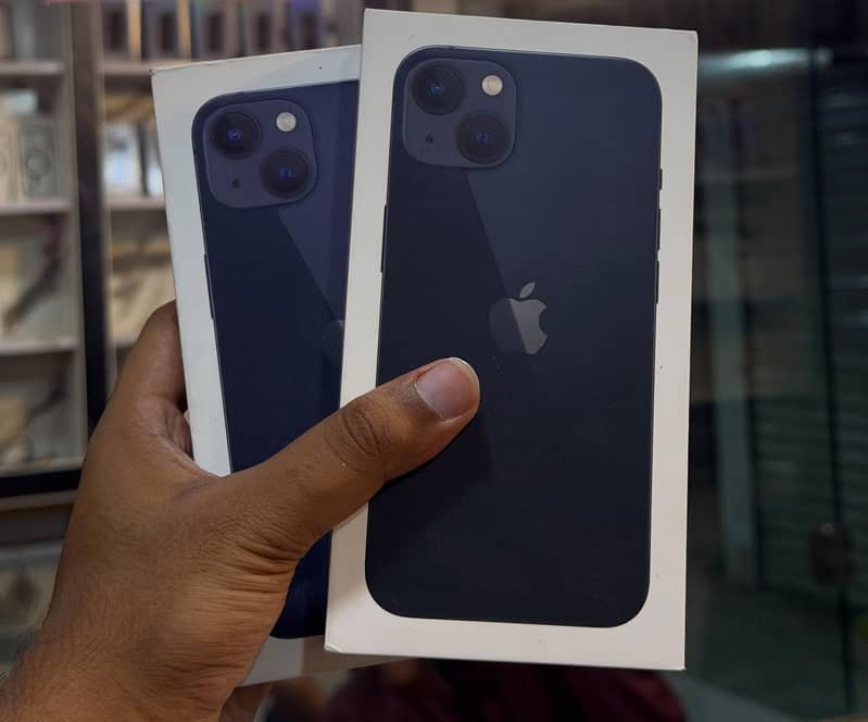 Apple iPhone 13 0