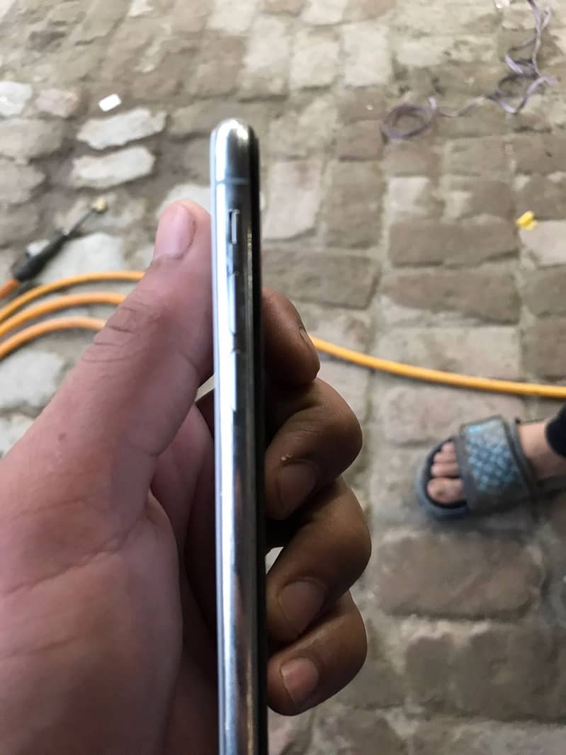Apple iPhone X 3
